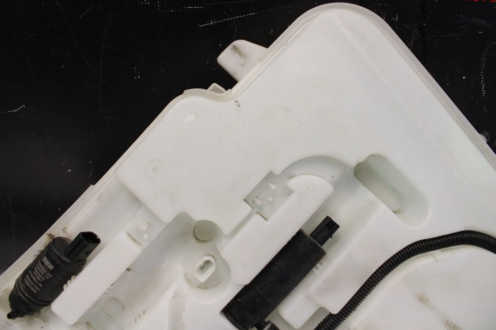 2015-2020  BMW F30 F80 F82 F83 M3 M4 WINDSHIELD FLUID WASHER TANK RESERVOIR