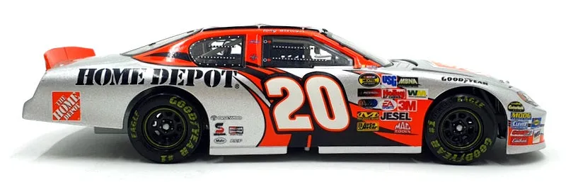 Action 1/24 Scale 402989 - 2004 Chevrolet Monte Carlo Home Depot NASCAR #20