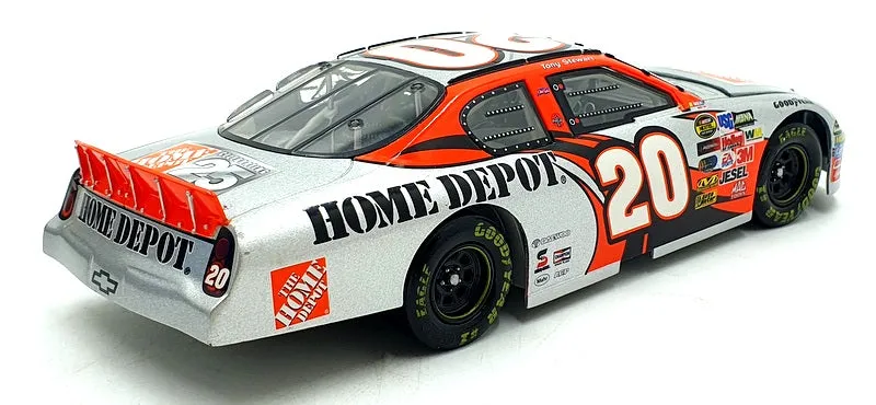 Action 1/24 Scale 402989 - 2004 Chevrolet Monte Carlo Home Depot NASCAR #20