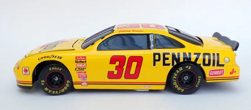 Action 1/24 Scale JB26420 - Pontiac Stock Car Bank - #30 J.Benson