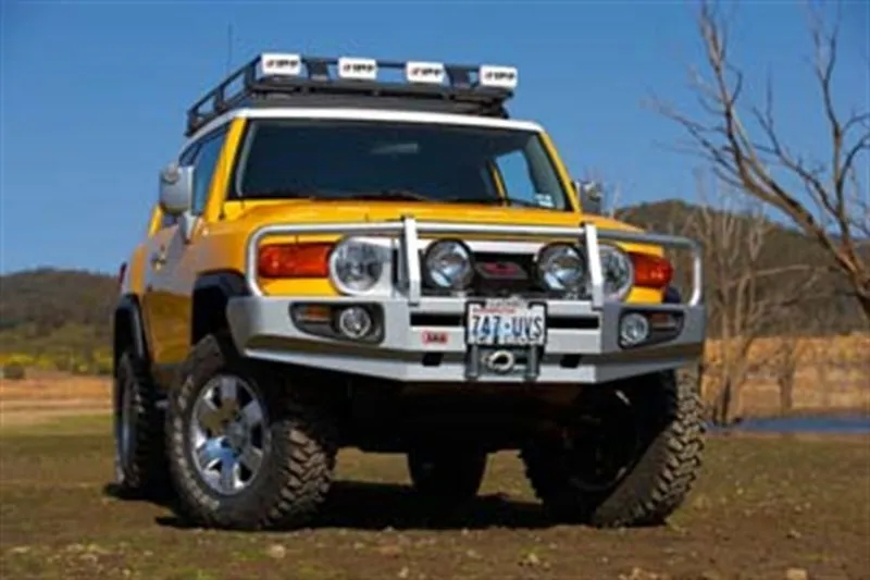 ARB Deluxe Bull Bar | 2007-2009 Toyota FJ Cruiser