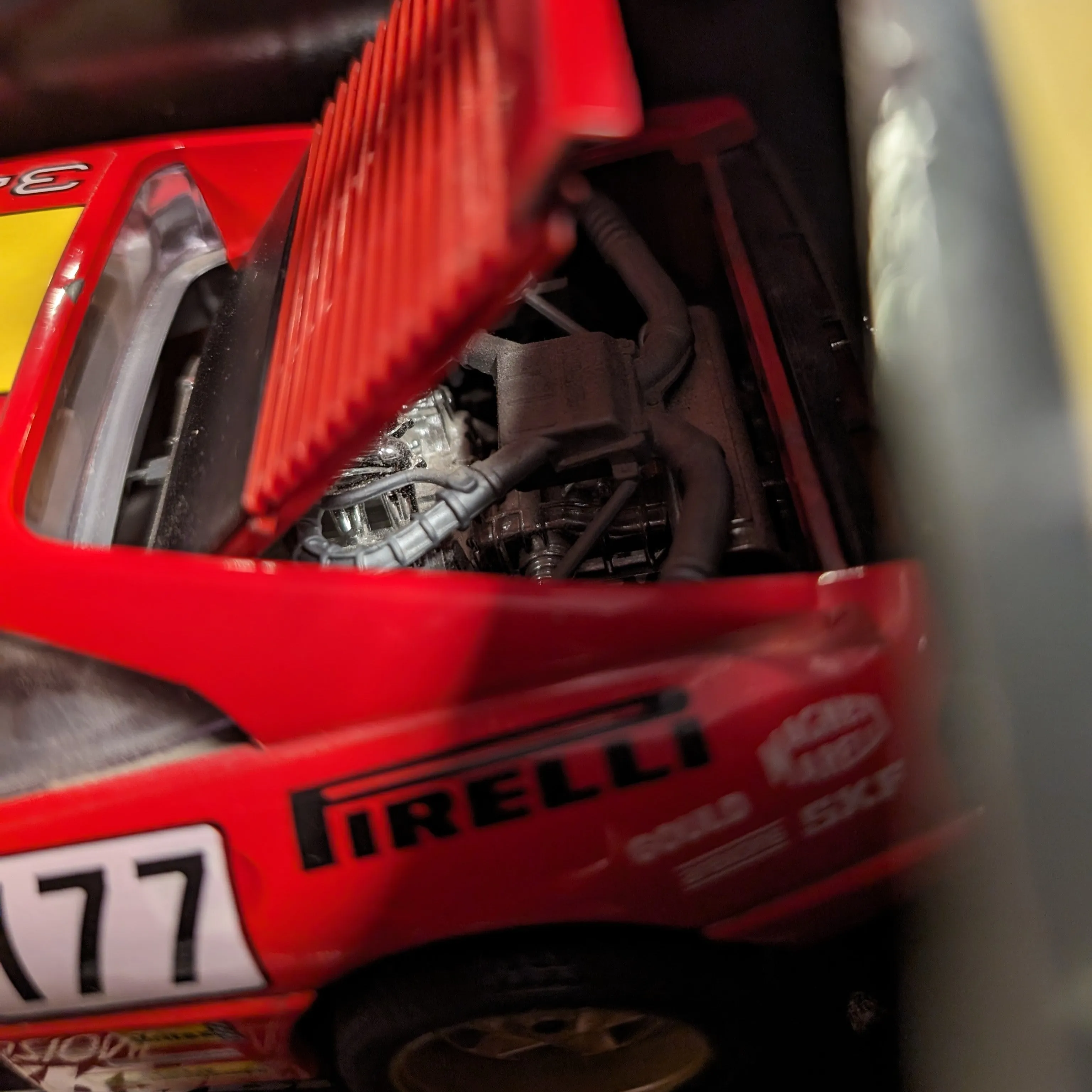 Burago, Ferrari 348tb Evoluzione (1991), 1:18 Scale Diecast Car