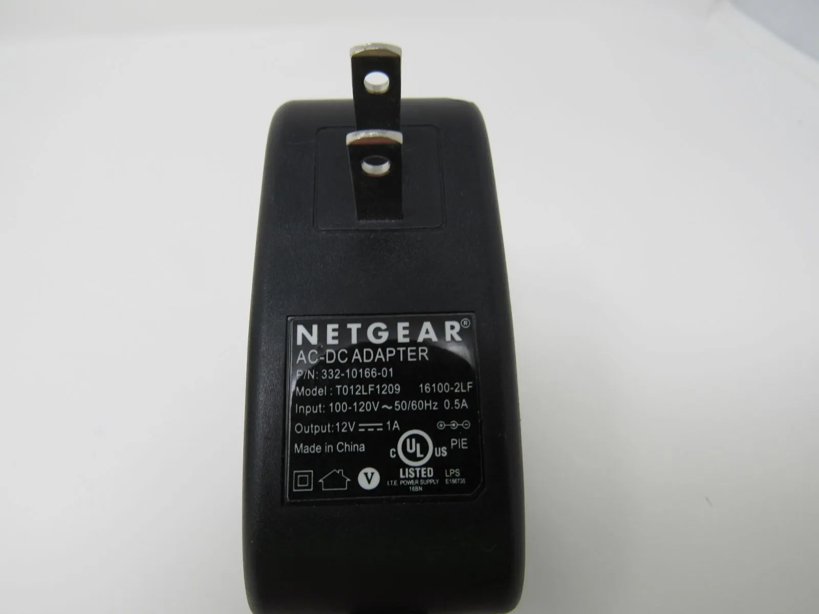 Netgear Wireless Router N300 Wi Fi Protected Setup Wall Adapter Included WNR2000 -- Used