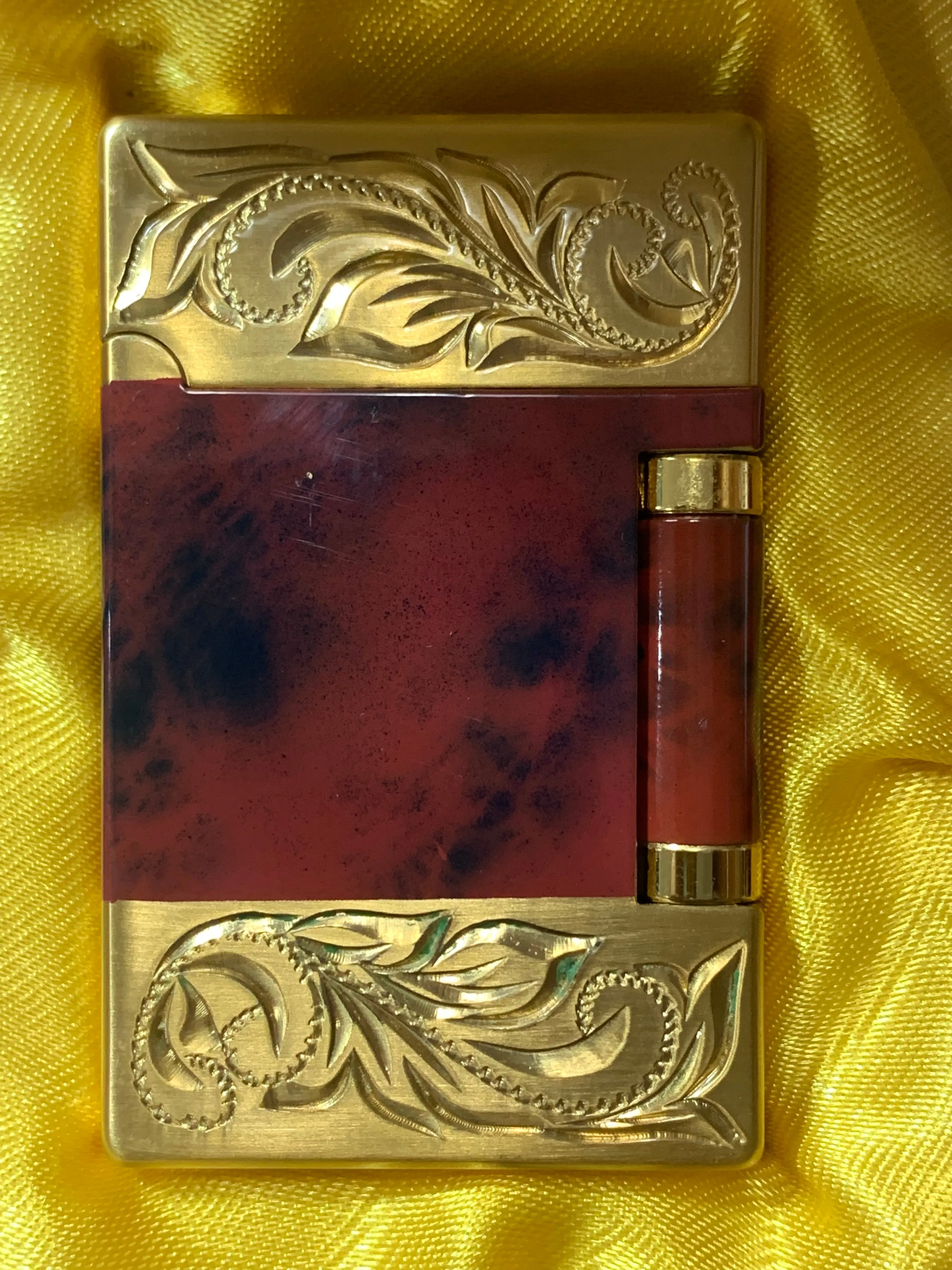 Rare Hi Point Red and Gold Arabesque Butane End Lighter